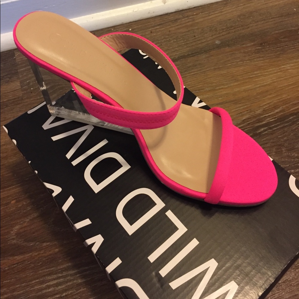 Hot pink wedge size 8.5